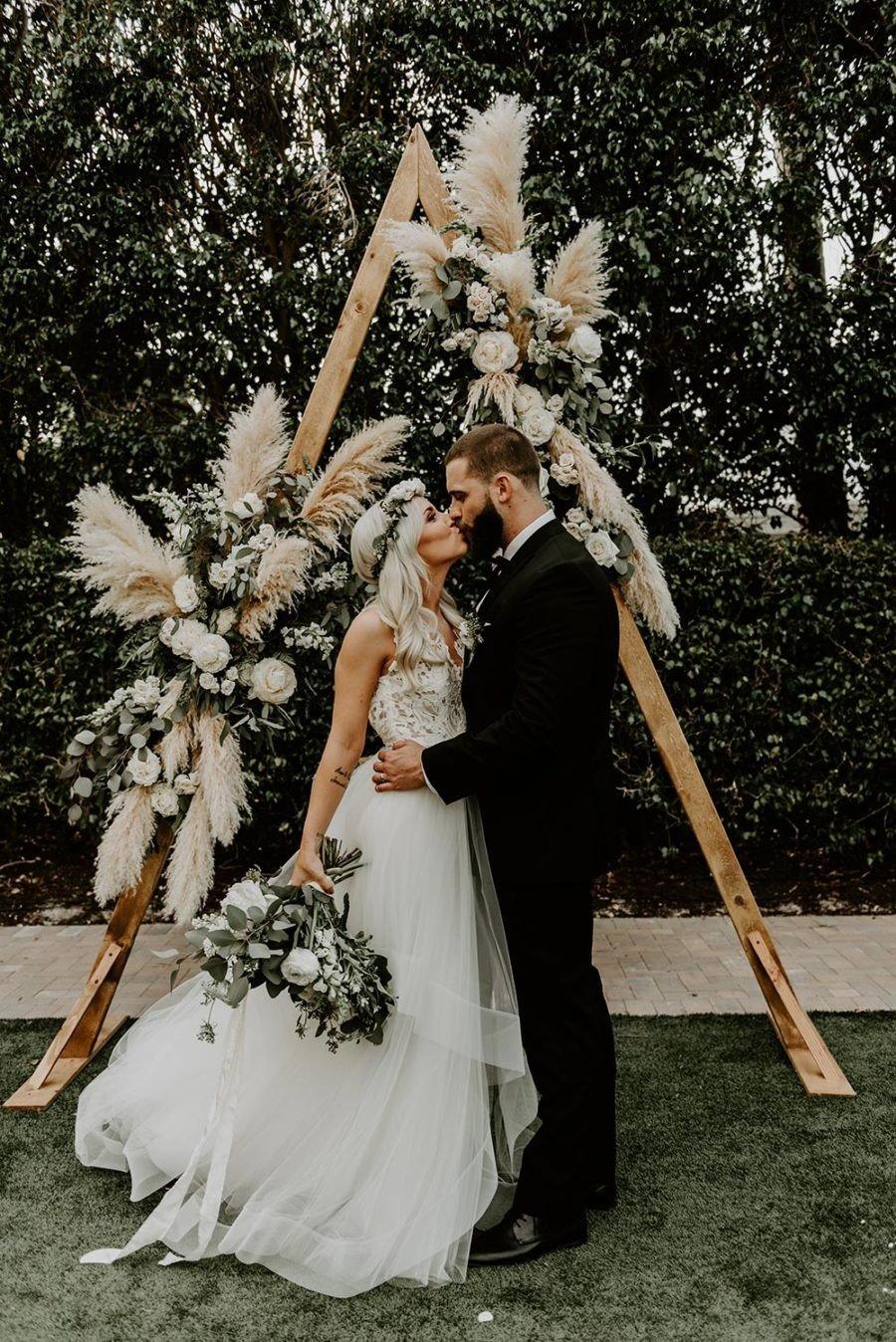 17 Ways To Use Pampas Grass In Your Wedding Hitched Co Uk