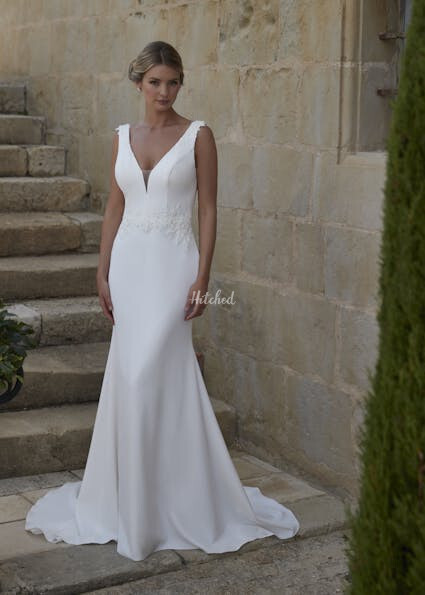 Della Wedding Dress From Romantica Hitched Co Uk