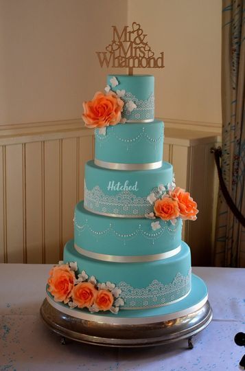 Clare S Cake Boutique In West Sussex Wedding Cakes Hitched Co Uk