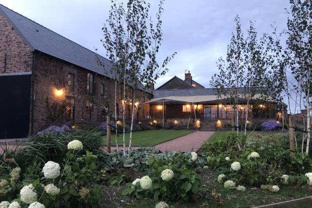 Llantilio House Wedding Venue Abergavenny Monmouthshire Hitched Co Uk