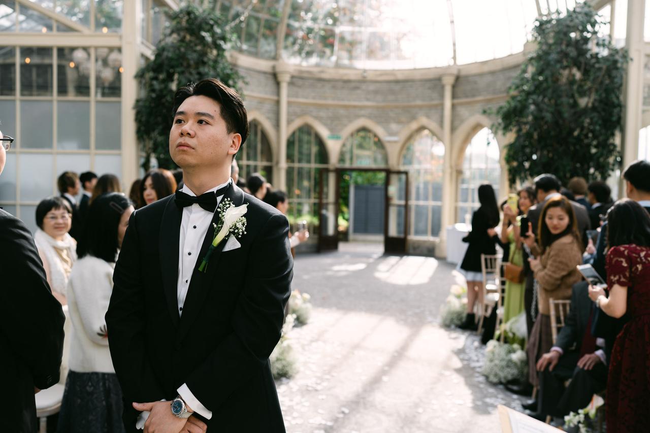 Can grooms walk down the aisle?