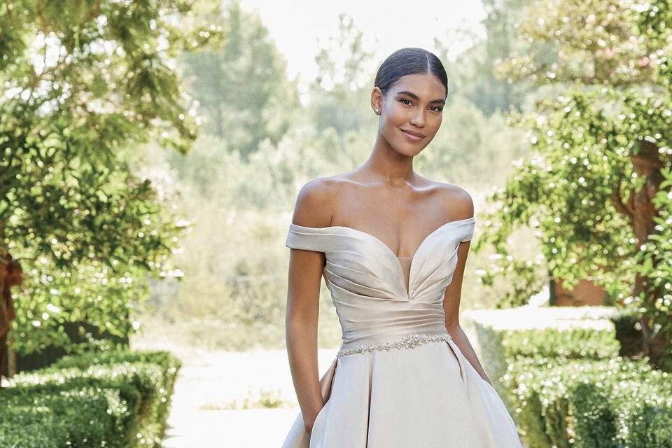 Wedding Dresses With Pockets: 24 Chic Styles 