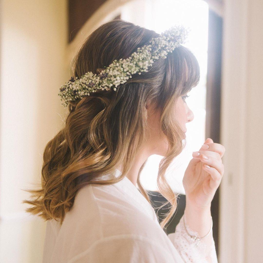 How to Style Your Bangs? 16 Beautiful Bridal Hairdos With Bangs! - Praise  Wedding | Bride hairstyles, Korean wedding hair, Bridal hairdo