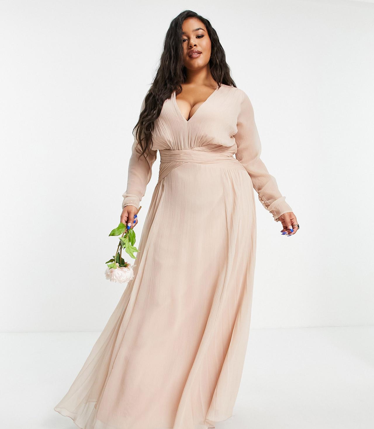 Behandle overvælde i gang The Best Plus Size Bridesmaid Dresses: 34 Gorgeous Gowns for Curves -  hitched.co.uk - hitched.co.uk