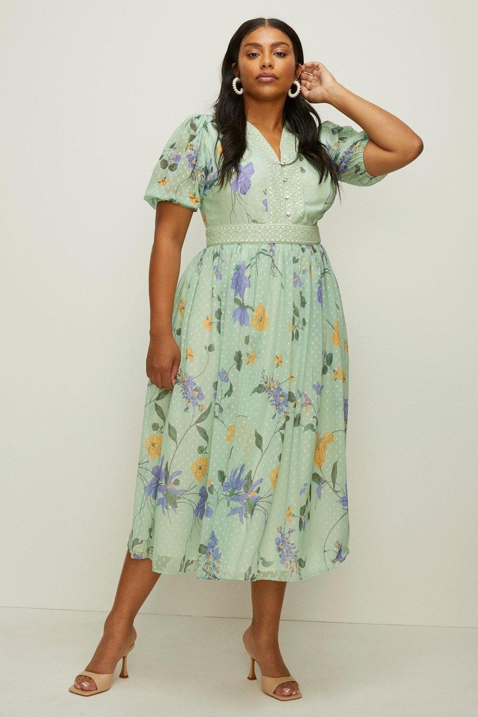 36 Stunning Plus Size Mother of the Bride Dresses - hitched.co.uk