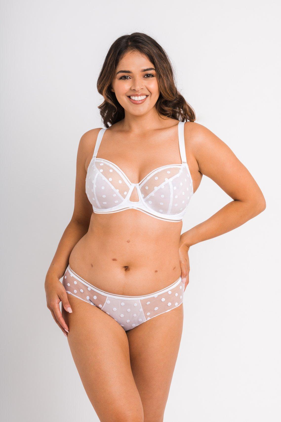 rolle forvirring godt Plus Size Bridal Lingerie: 28 Stunning Sets & How to Choose Them -  hitched.co.uk