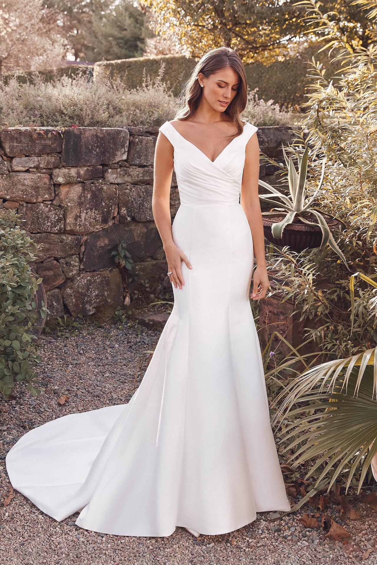 A-Line Long Sleeve Elegant Wedding Dress – HAREM's Brides