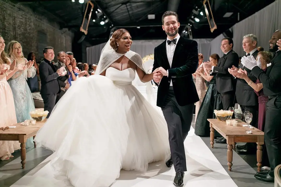 puls udløser dæk 19 of the Most Expensive Wedding Dresses of All Time - hitched.co.uk