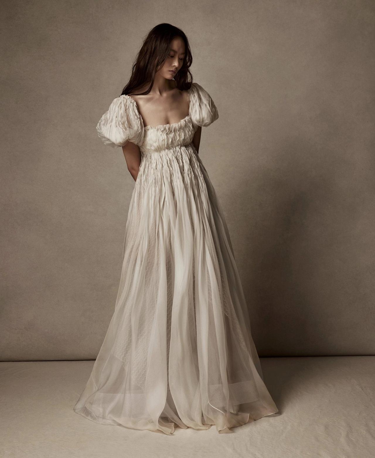 OMG that dress! | Regency wedding dress, Wedding gowns vintage, Regency  wedding