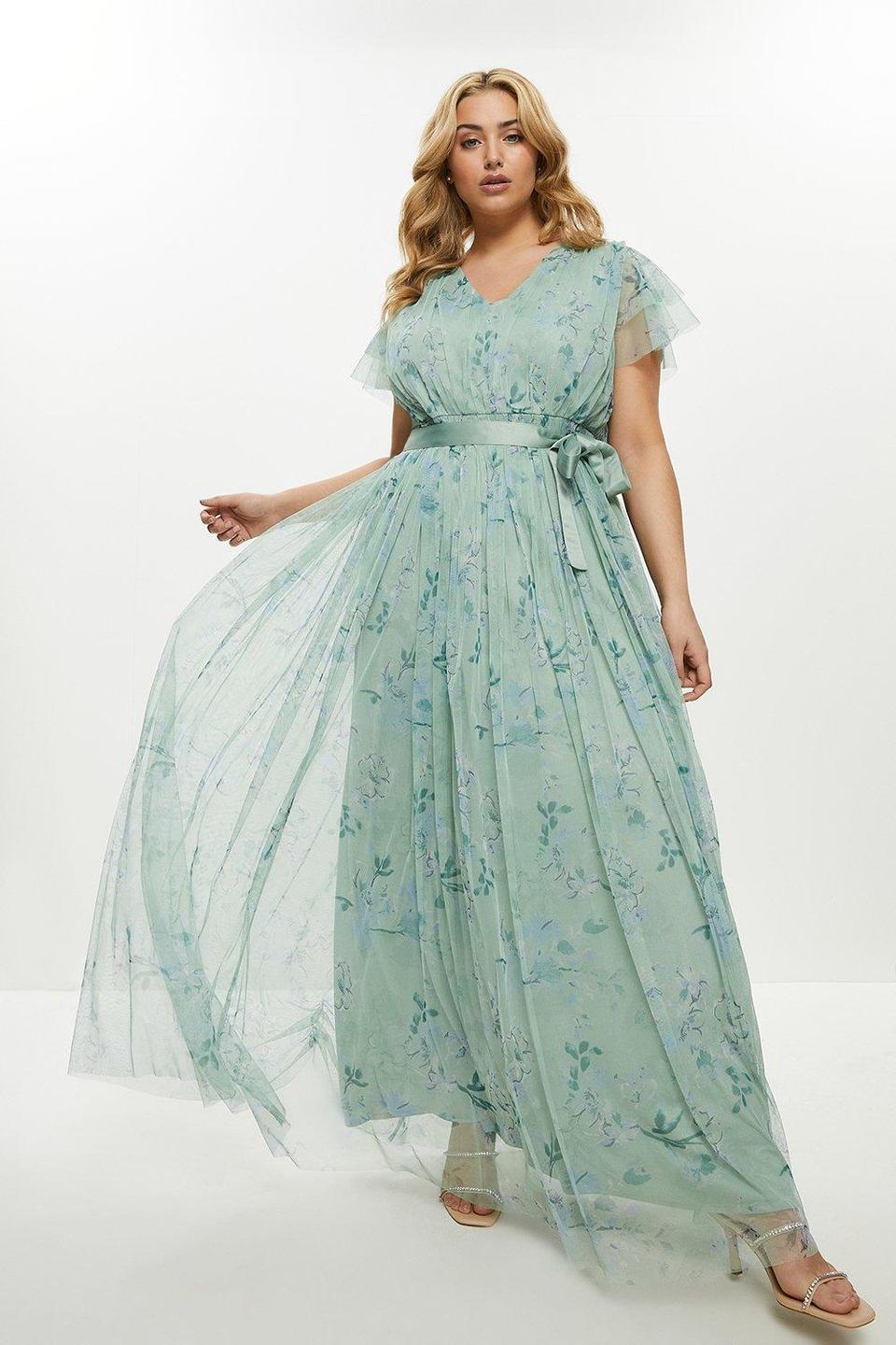 The Best Plus Size Bridesmaid Dresses: 34 Gorgeous Gowns for Curves ...