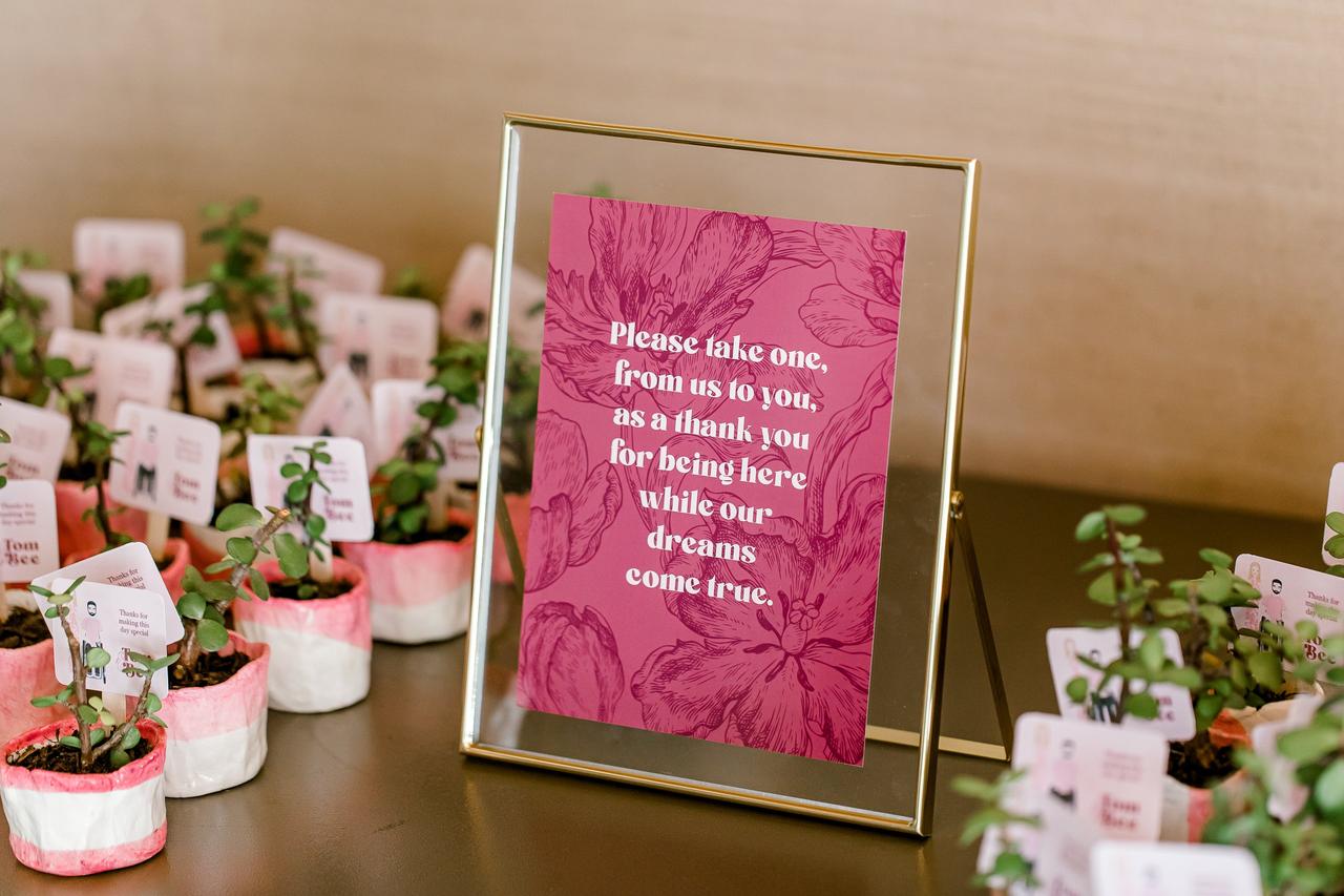 A gold sign with a picture that says,