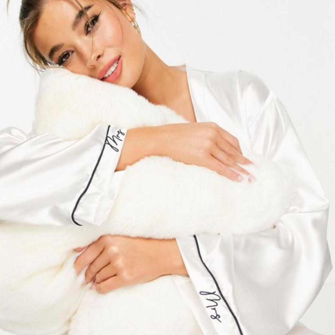 19 Best Bridesmaid & Bride Dressing Gown for Your Wedding Morning ...