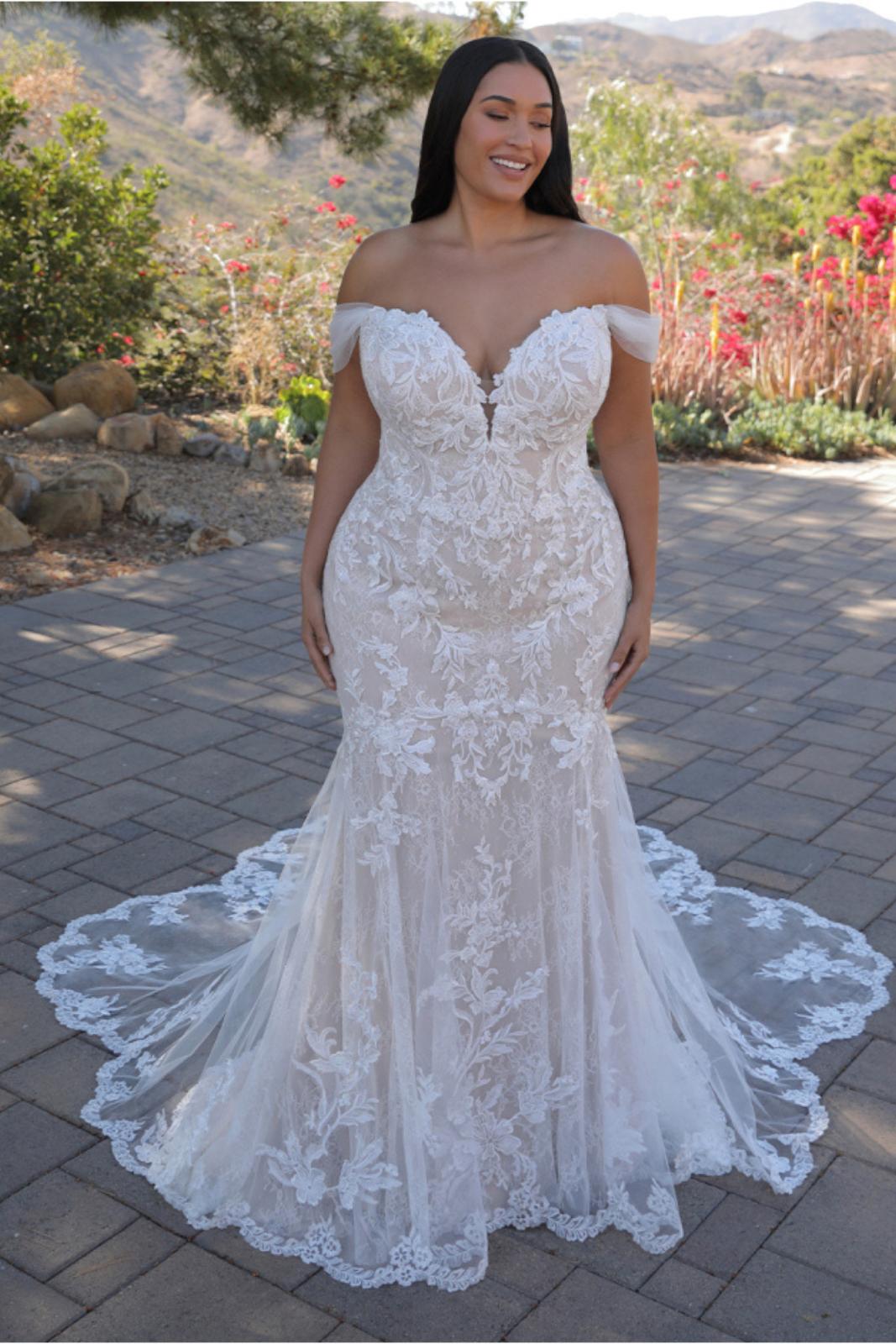 Most flattering wedding dress for plus size best sale