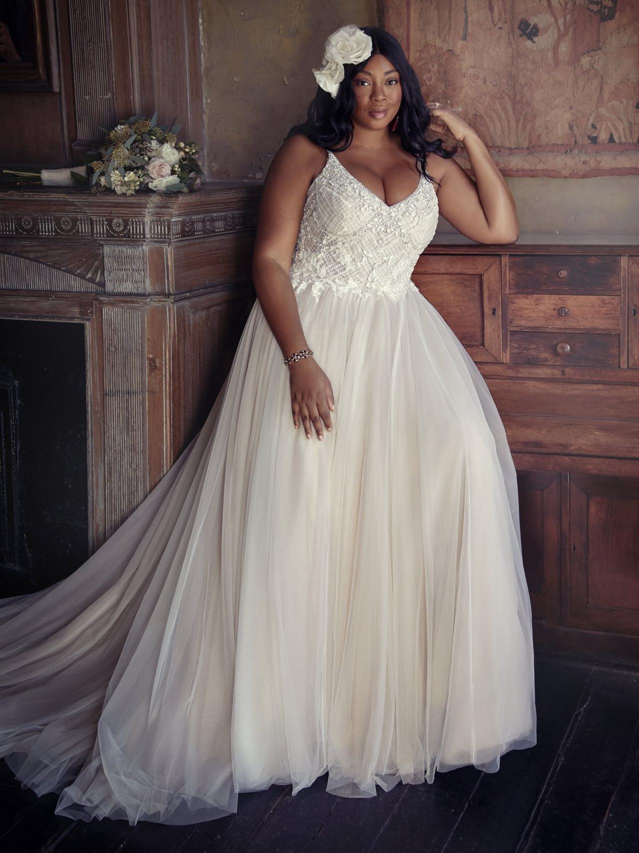 Curvy Babe-Plus size wedding gowns – Studio Levana – Couture Wedding Gowns   Plus wedding dresses, Plus size wedding dresses with sleeves, Plus size  wedding gowns