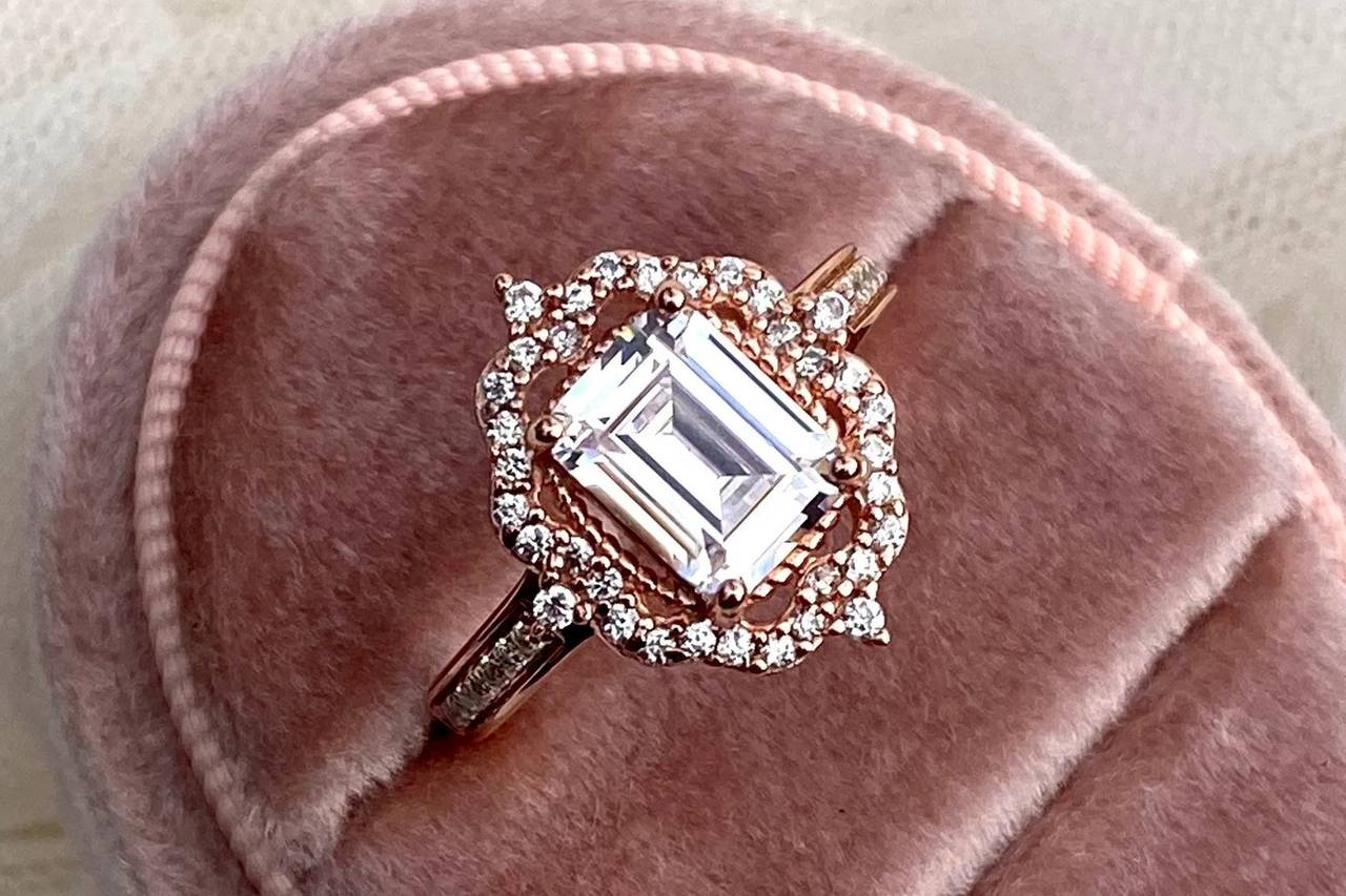Diamond Ring in 375/9K White Gold (Heart) 265351222