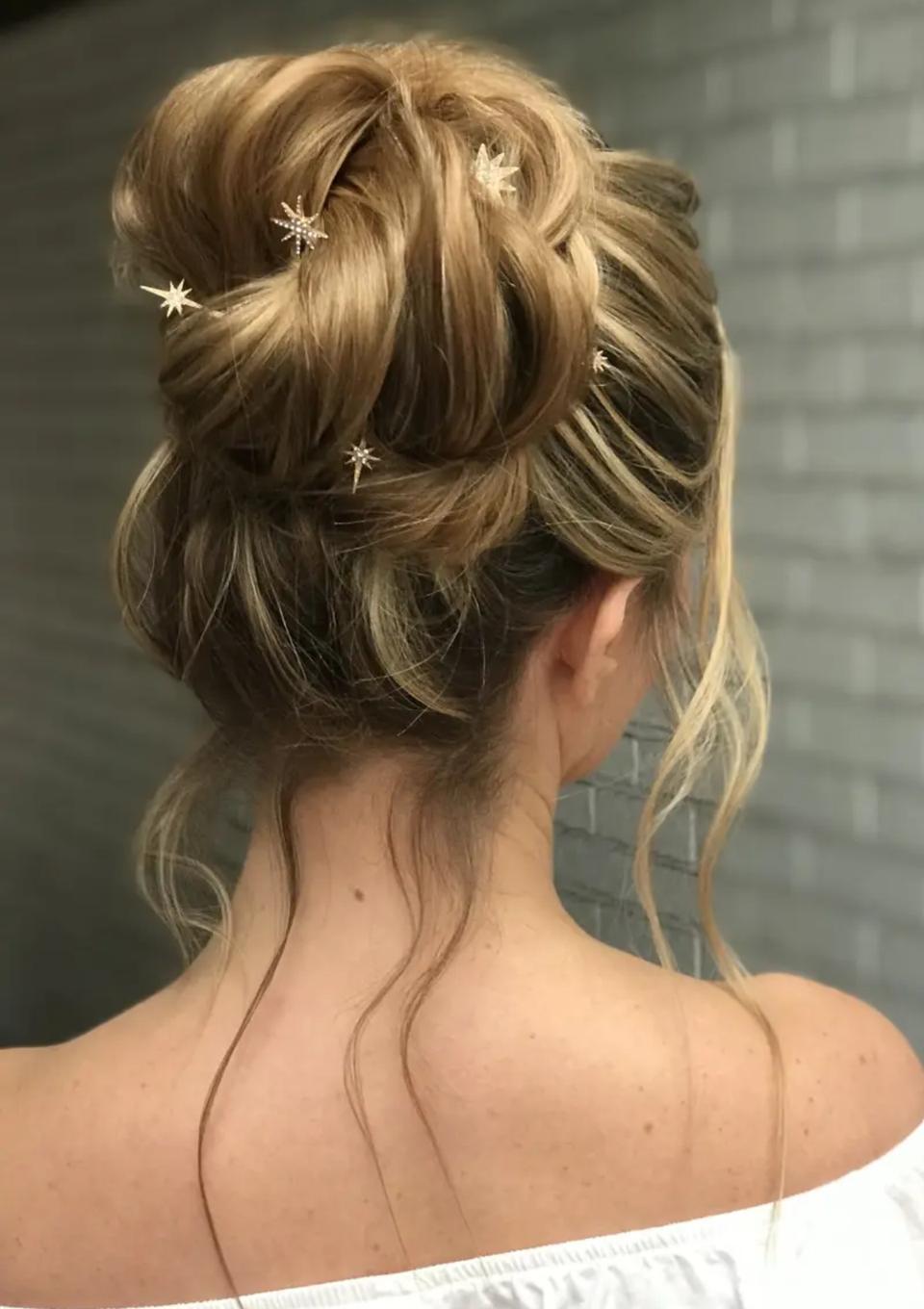 30 Best Wedding Updos: Chic Ideas for Your Wedding Hair - hitched.co.uk