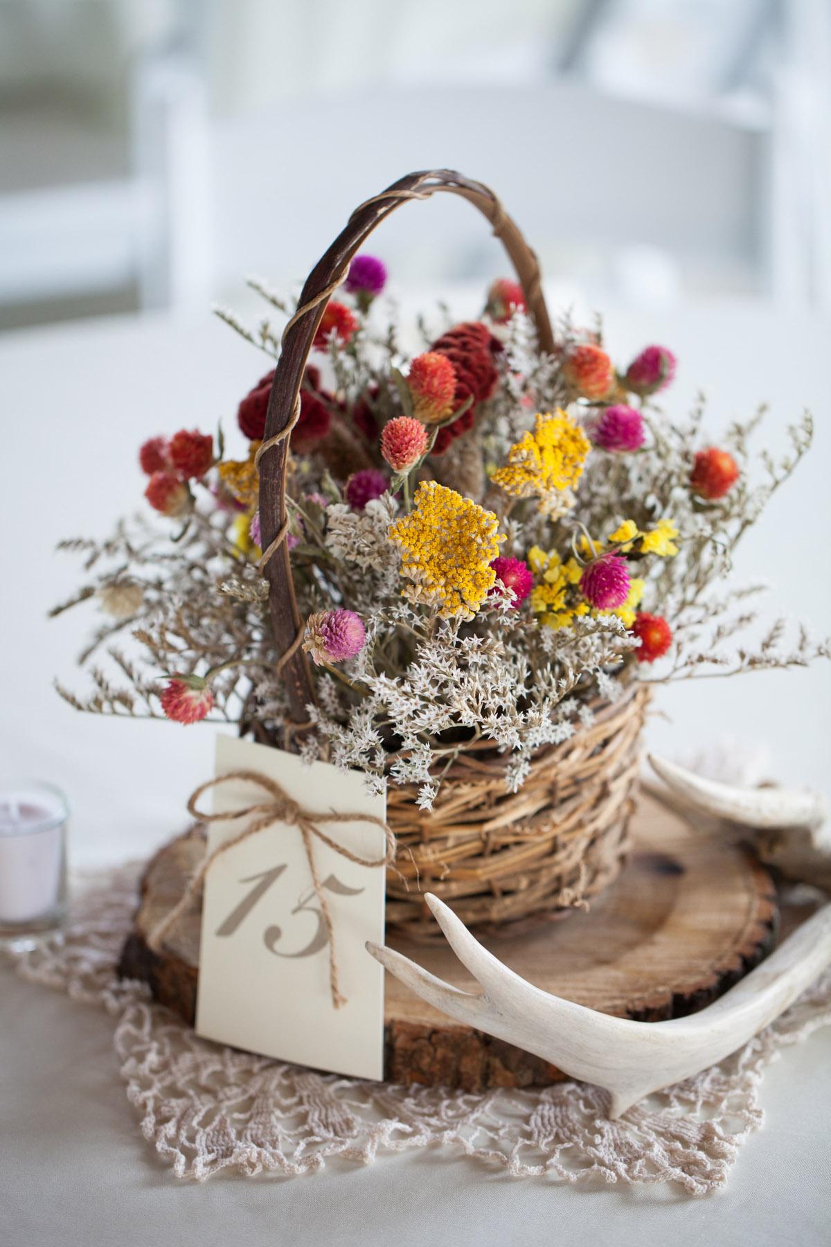 Why Dried Wedding Flowers Make The Coolest Wedding Décor - hitched