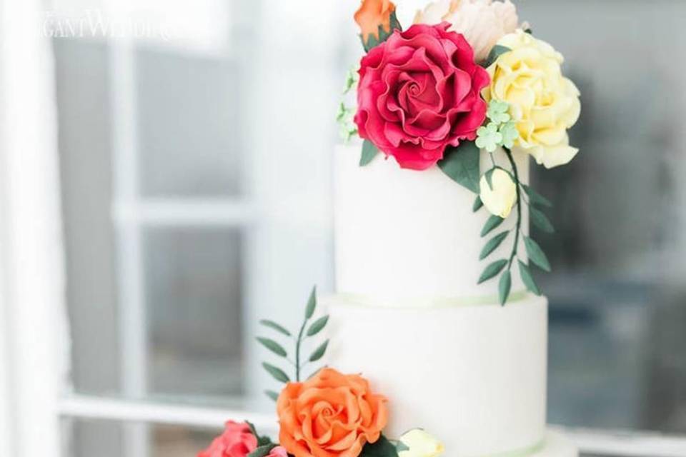 30 Ways to Decorate a Plain Wedding Cake 