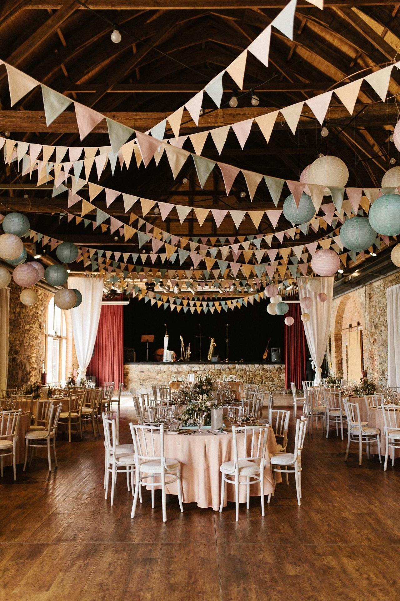 Beautiful decoration of a luxurious wedding banquet in a retro