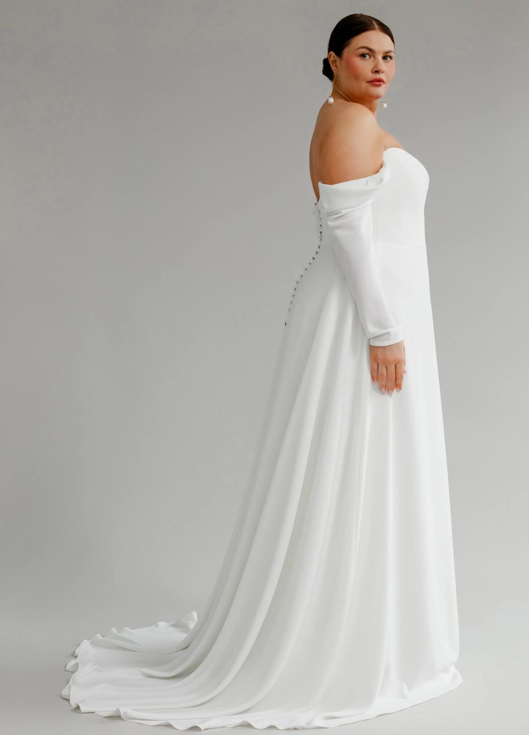 Simple wedding dress with long sleeves
