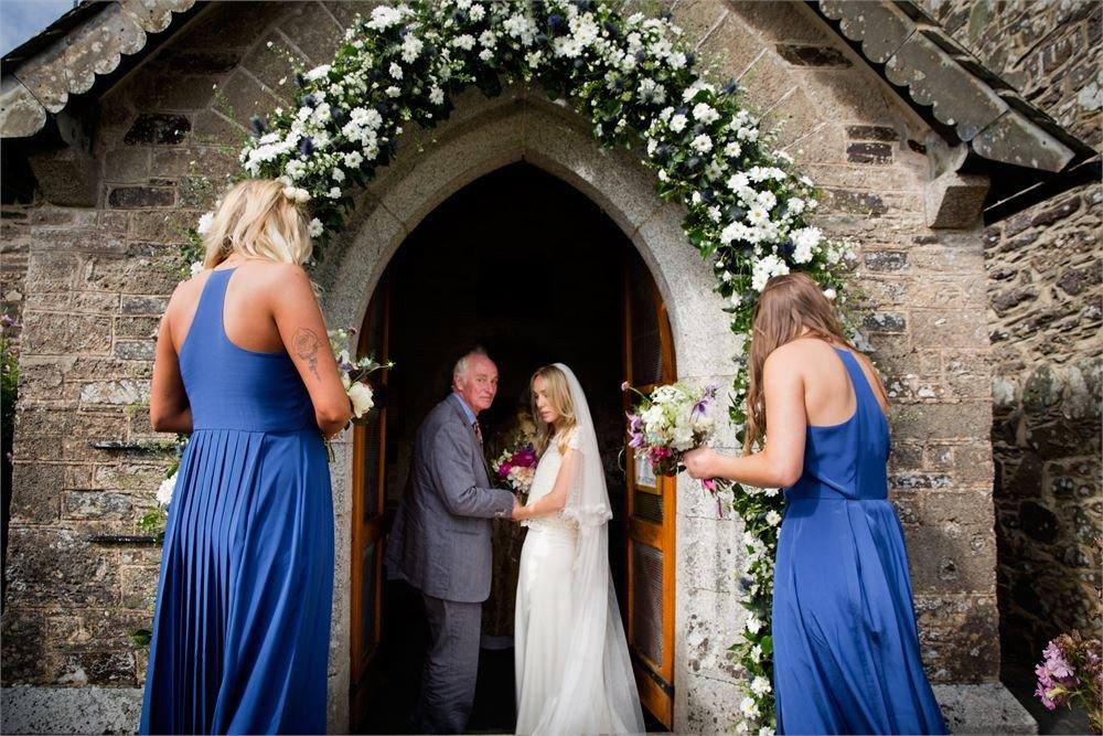 Chris-Giles-wedding-entrance