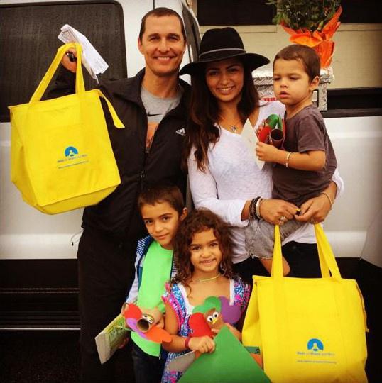 matthew-mcconaughey-with-wife-camila-alves-and-their-children
