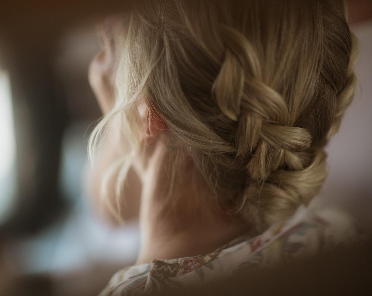 bride with blonde braid for a boho look