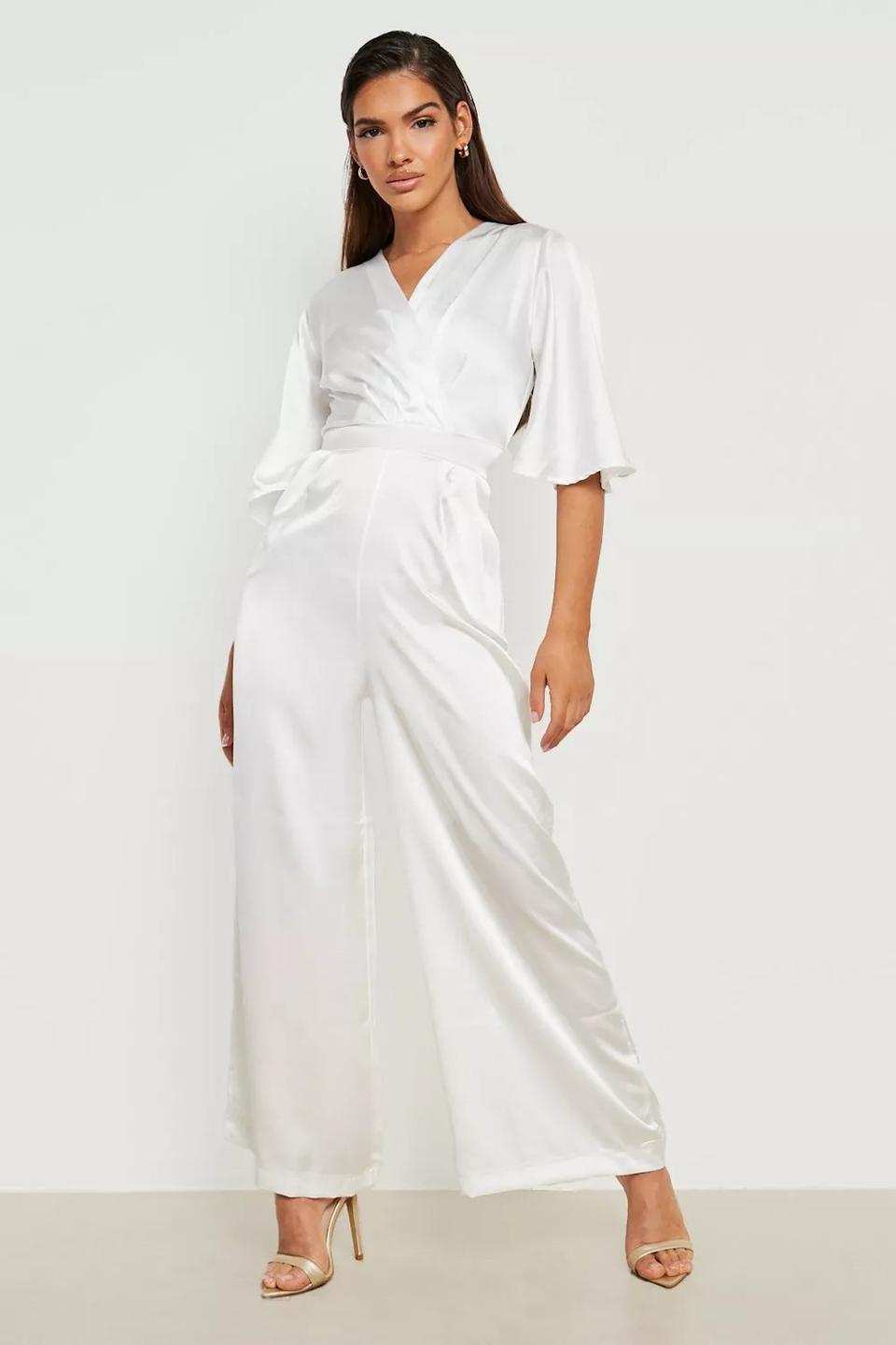 28 of the Best Wedding Jumpsuits for Brides in the UK - hitched.co.uk ...