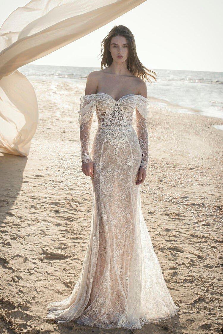 21 Romantic Champagne Wedding Dresses for Brides Who Want Something ...