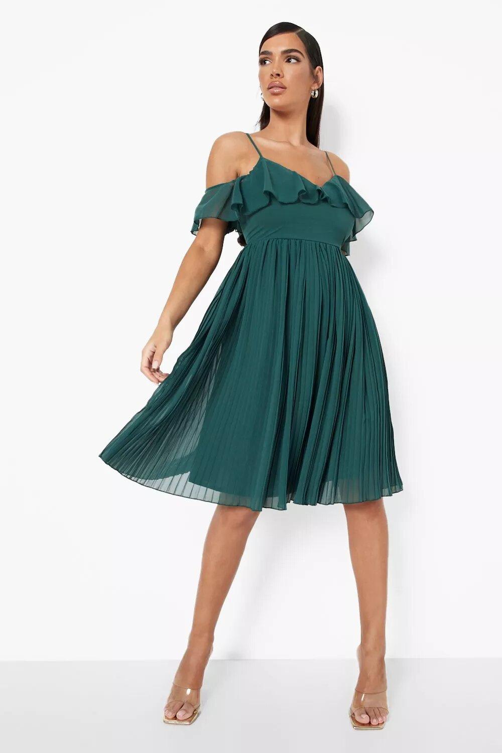 38 Gorgeous Green Bridesmaid Dresses 2022 - hitched.co.uk - hitched.co.uk