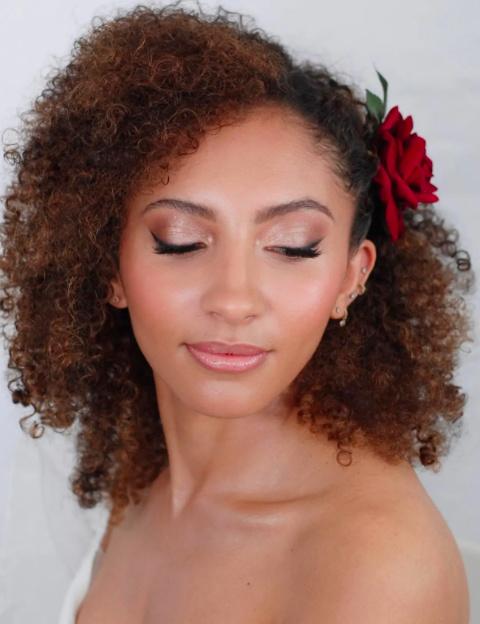 Bridesmaid Makeup: 12 Ideas & How to Do Your Own - hitched.co.uk