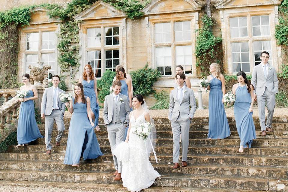 https://cdn0.hitched.co.uk/article/2556/3_2/960/jpg/96552-brympton-house-wedding-photography-67a.jpeg