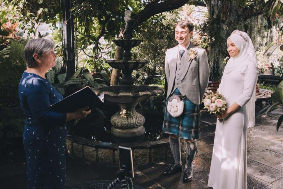 An Essential List of Wedding Readings for Every Kind of Ceremony