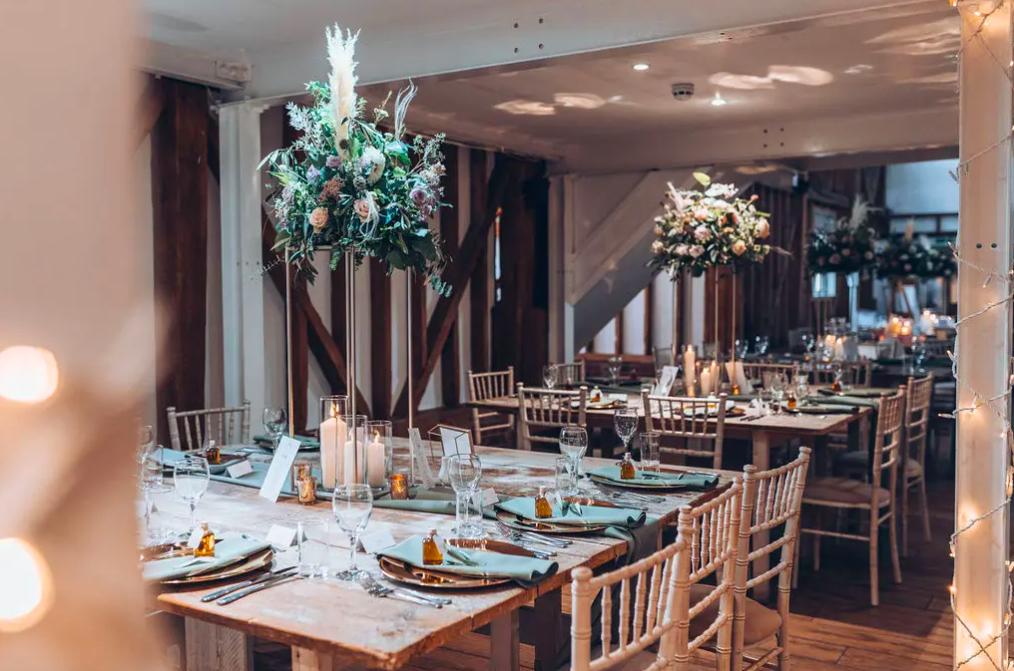 10 Beautiful Ways to Decorate Long Tables — Luxury Weddings UK