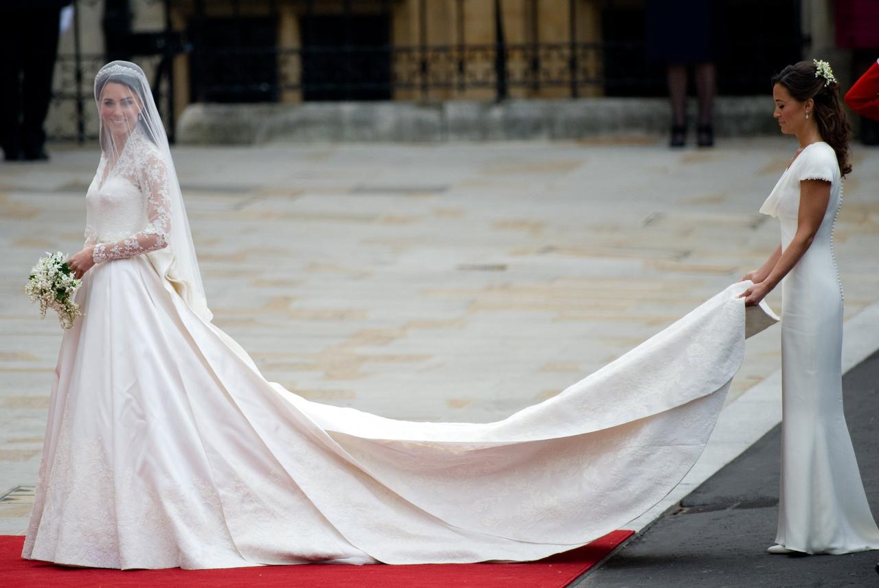 The 10 Most Expensive Wedding Dresses Of All Time - Wedded Wonderland