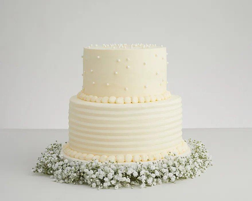 Scattered Pearl Wedding Cake | Buttercream-iced cake finishe… | Flickr