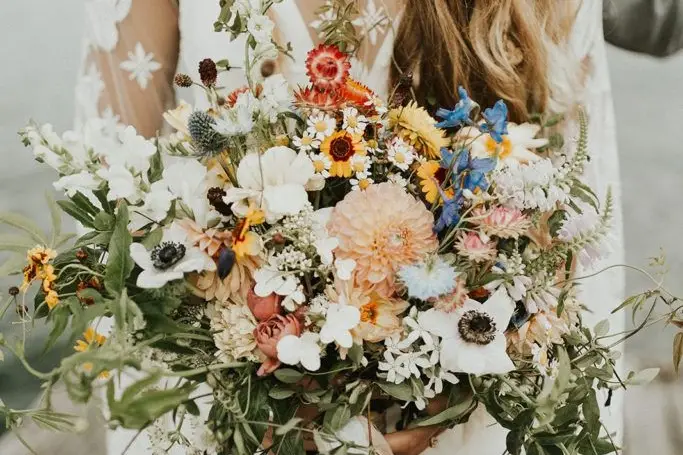 How to Preserve Your Wedding Bouquet: 9 Easy Ways