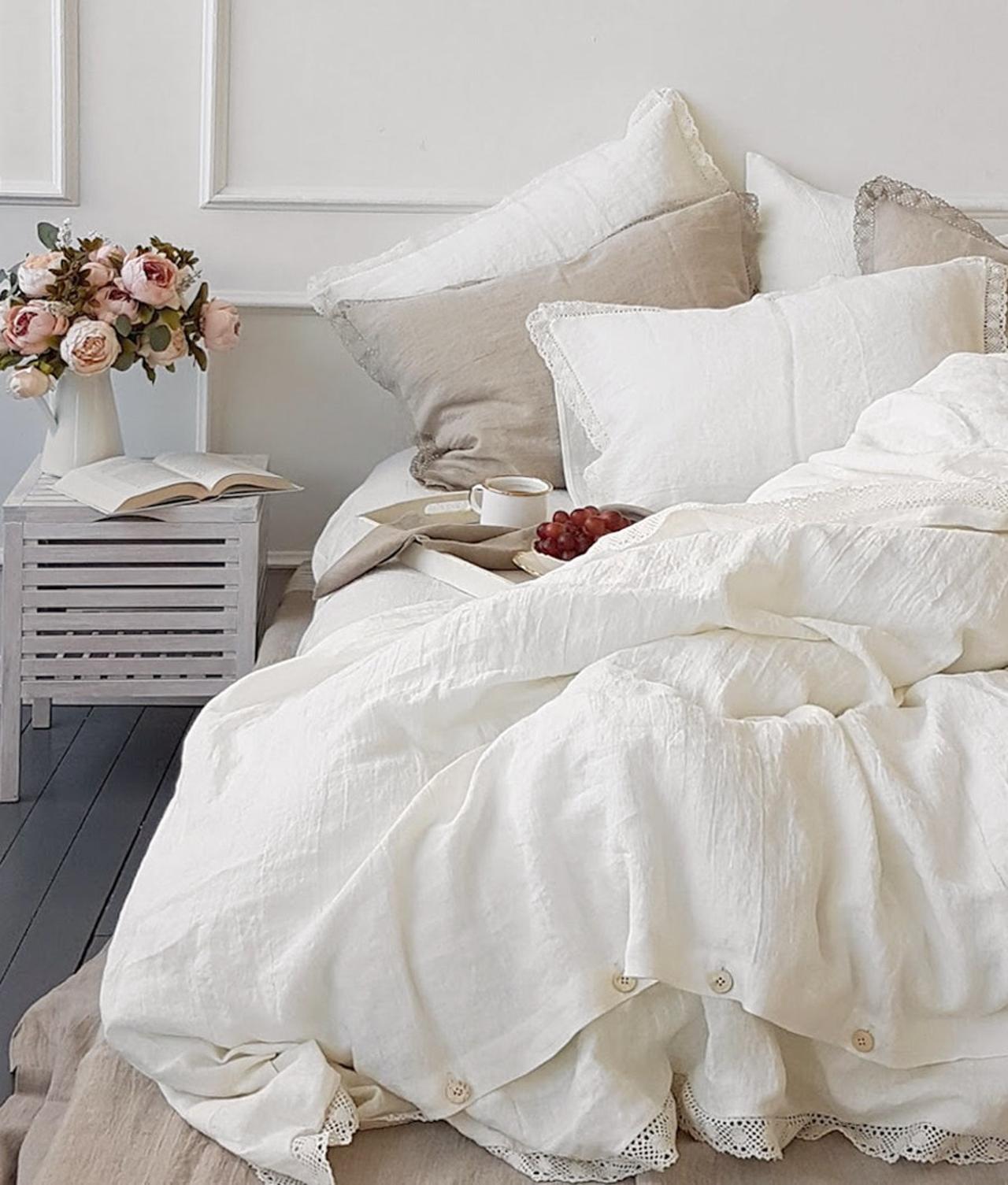 Linen and lace duvet set