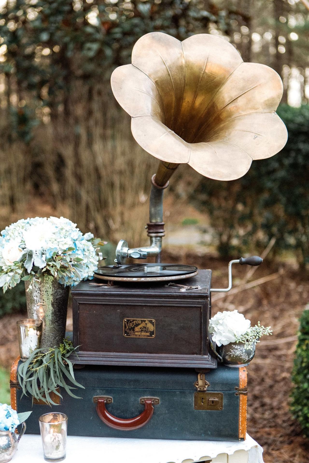 Timeless Charm: A Comprehensive Guide to Vintage Wedding Decor