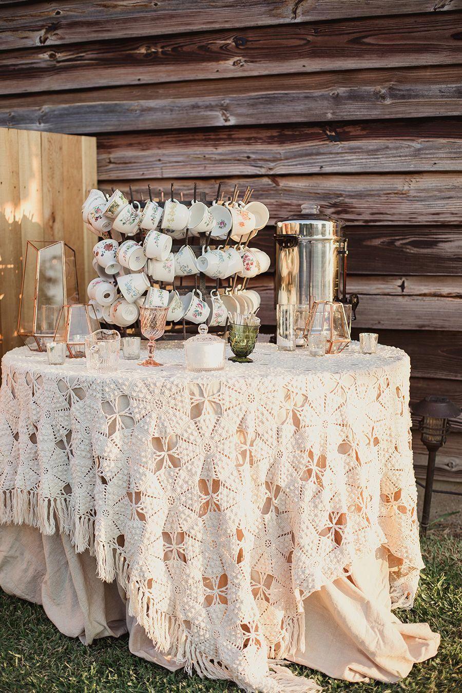 Antique Wedding Decor: Bringing Timeless Elegance to Your Celebration