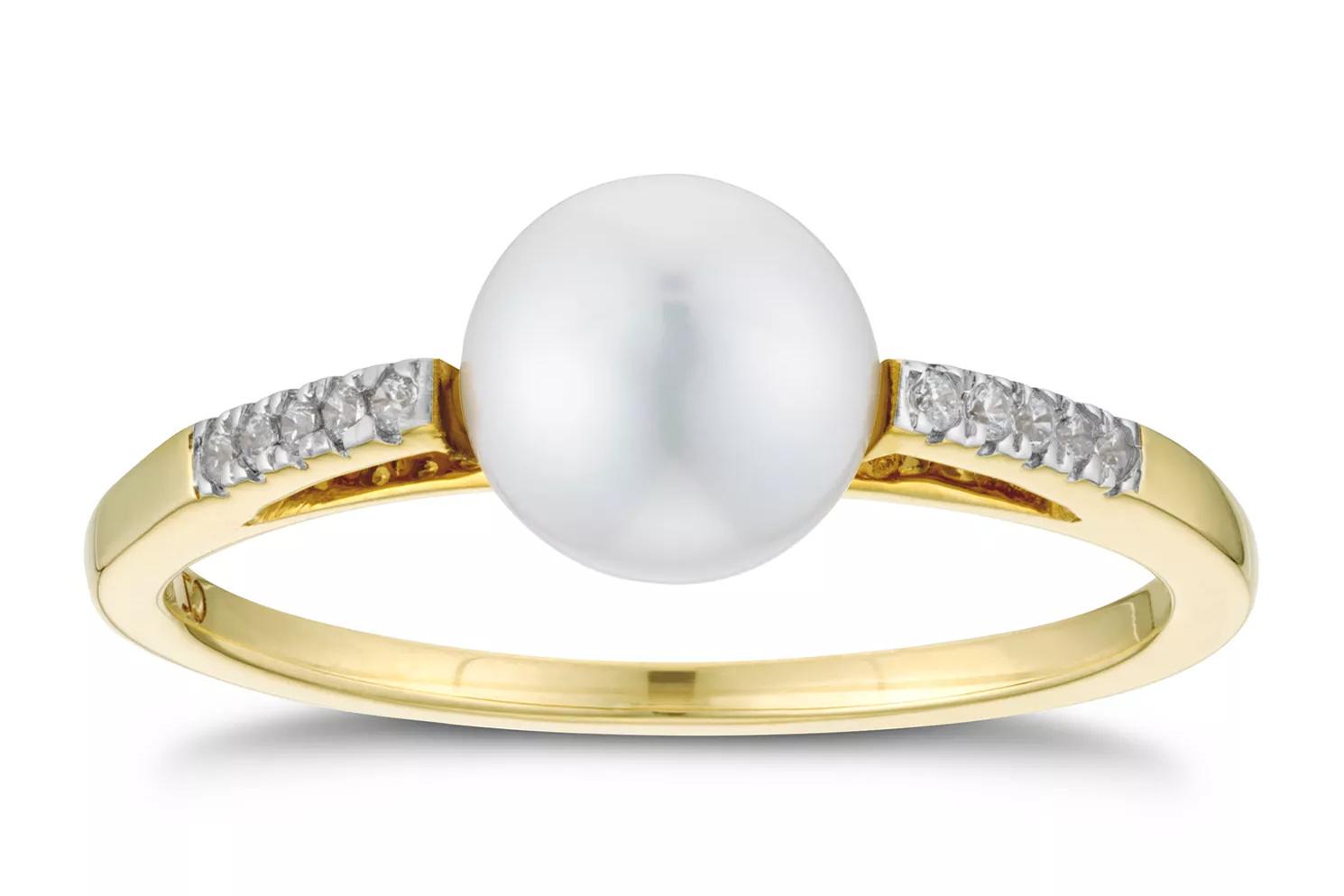 35 Beautiful Pearl Engagement Rings for the Modern Bride - hitched.co ...