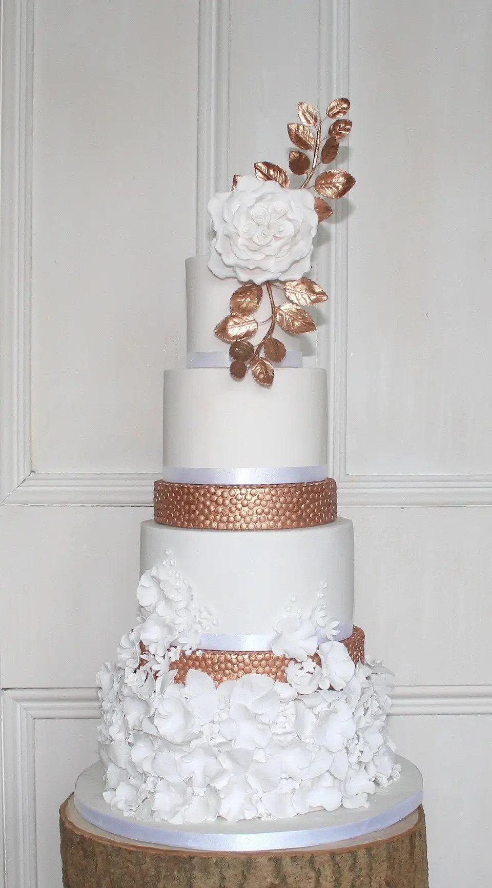 Rose Gold Wedding Cakes 17 Beautiful Designs Uk Uk