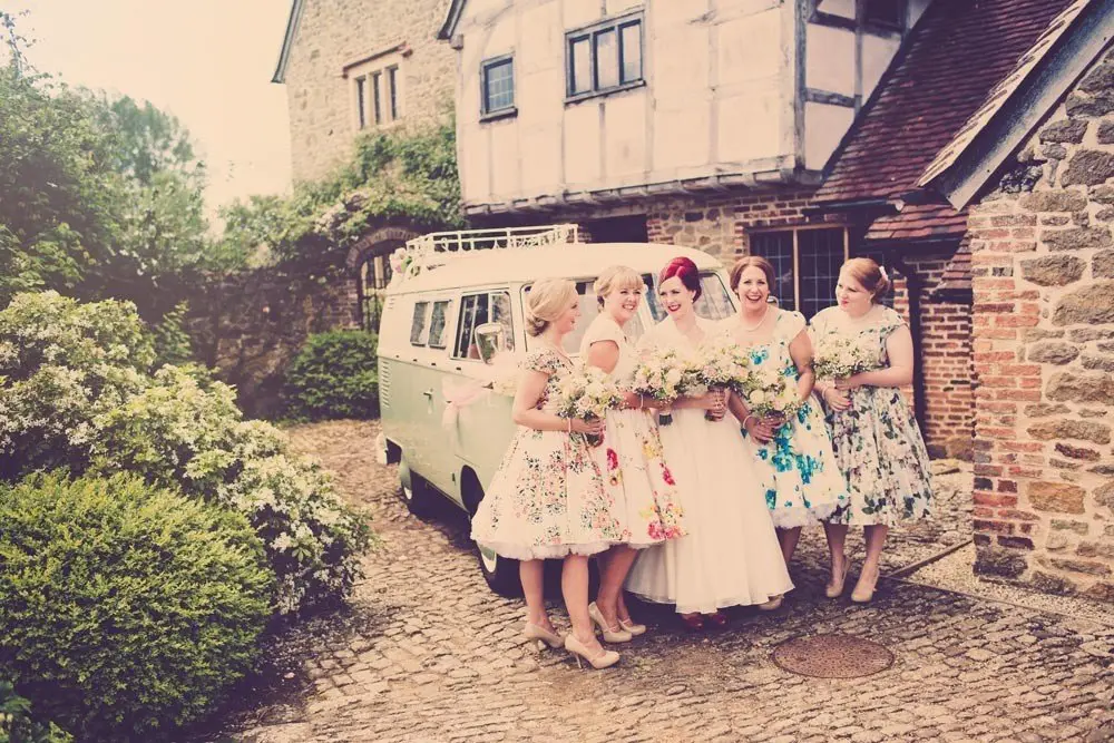 vintage-bride-and-her-bridesmaids