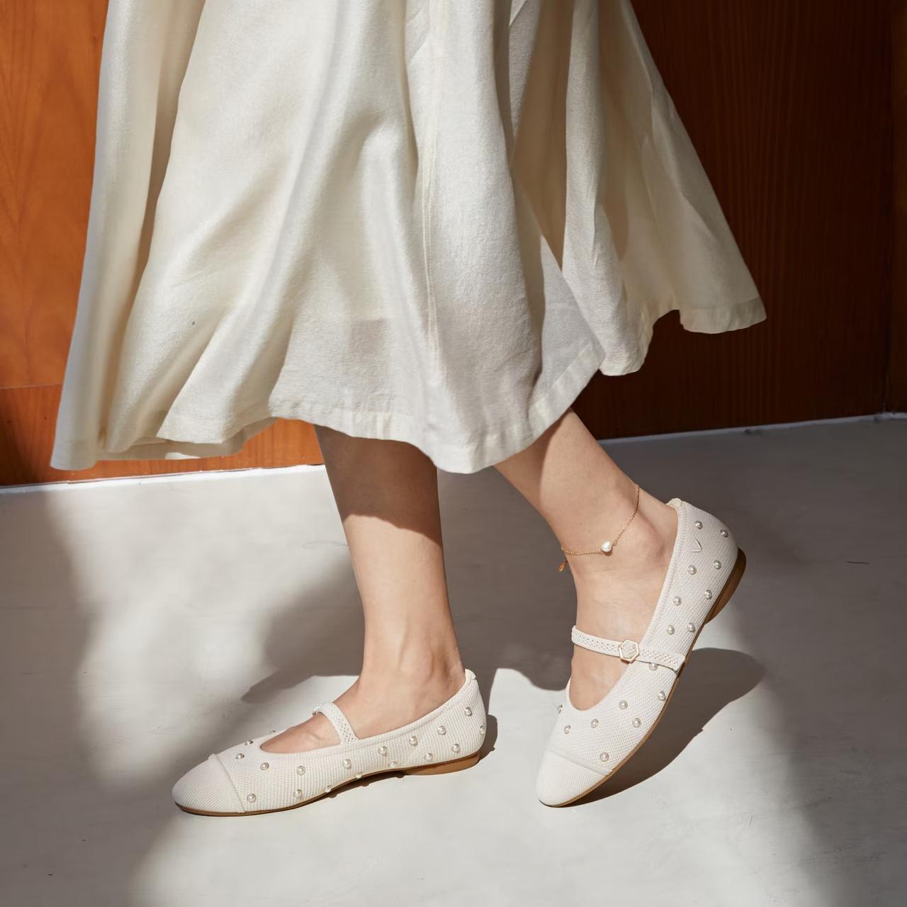 Almond-Toe Mary Janes AdaptAll™ (Tamia Mary Jane) - Vivaia