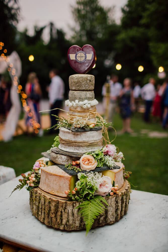 Naked Cake - A Rustic Chocolate Cake with Fruit and Flowers