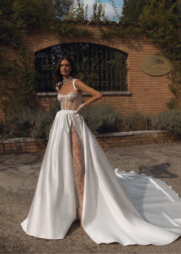 Sexy Wedding Dresses: 25 Racy Designs For Daring Nearlyweds - hitched.co.uk