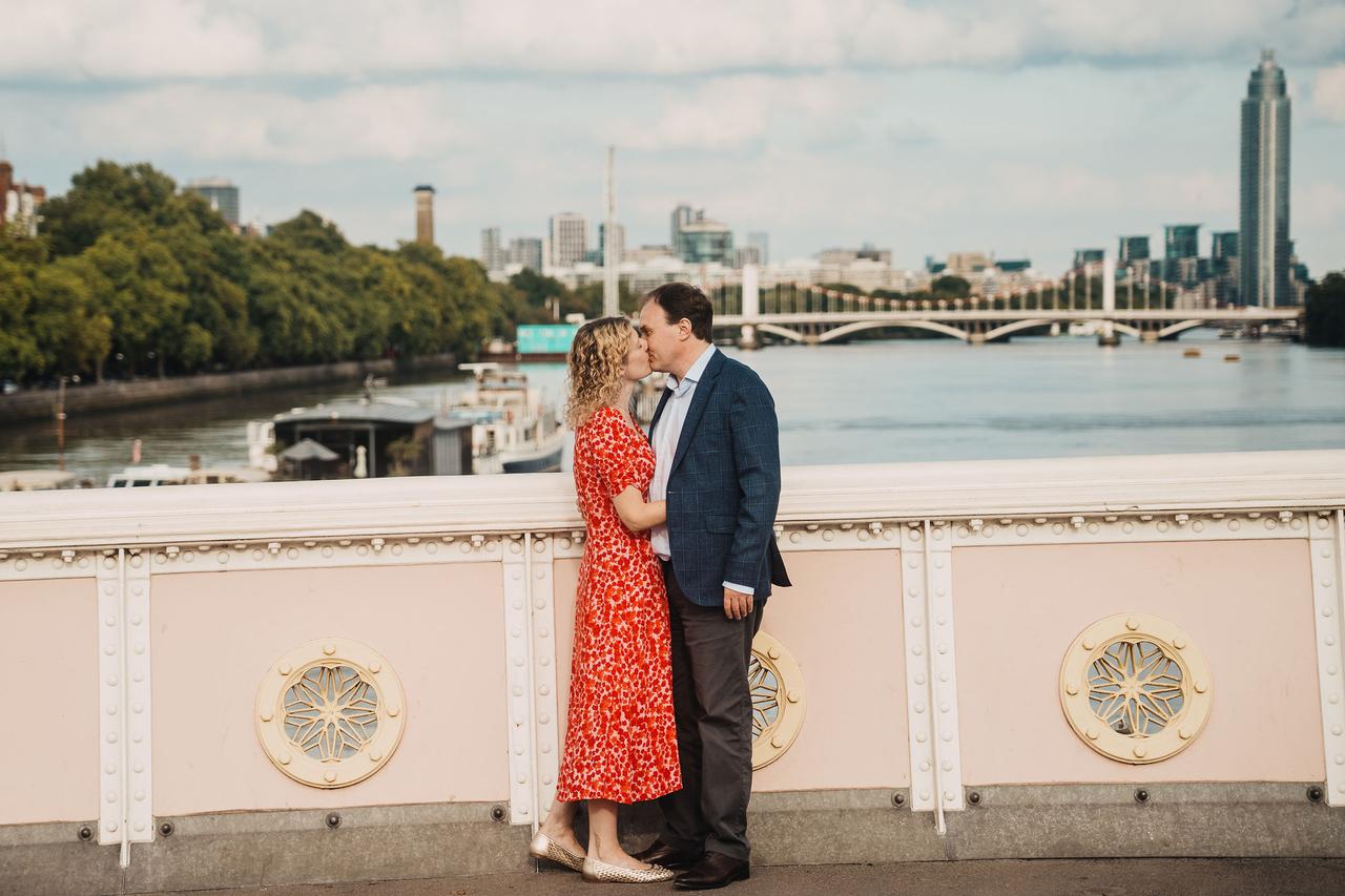 Engagement Photos: 33 Ideas for Your Engagement Photo Shoot   