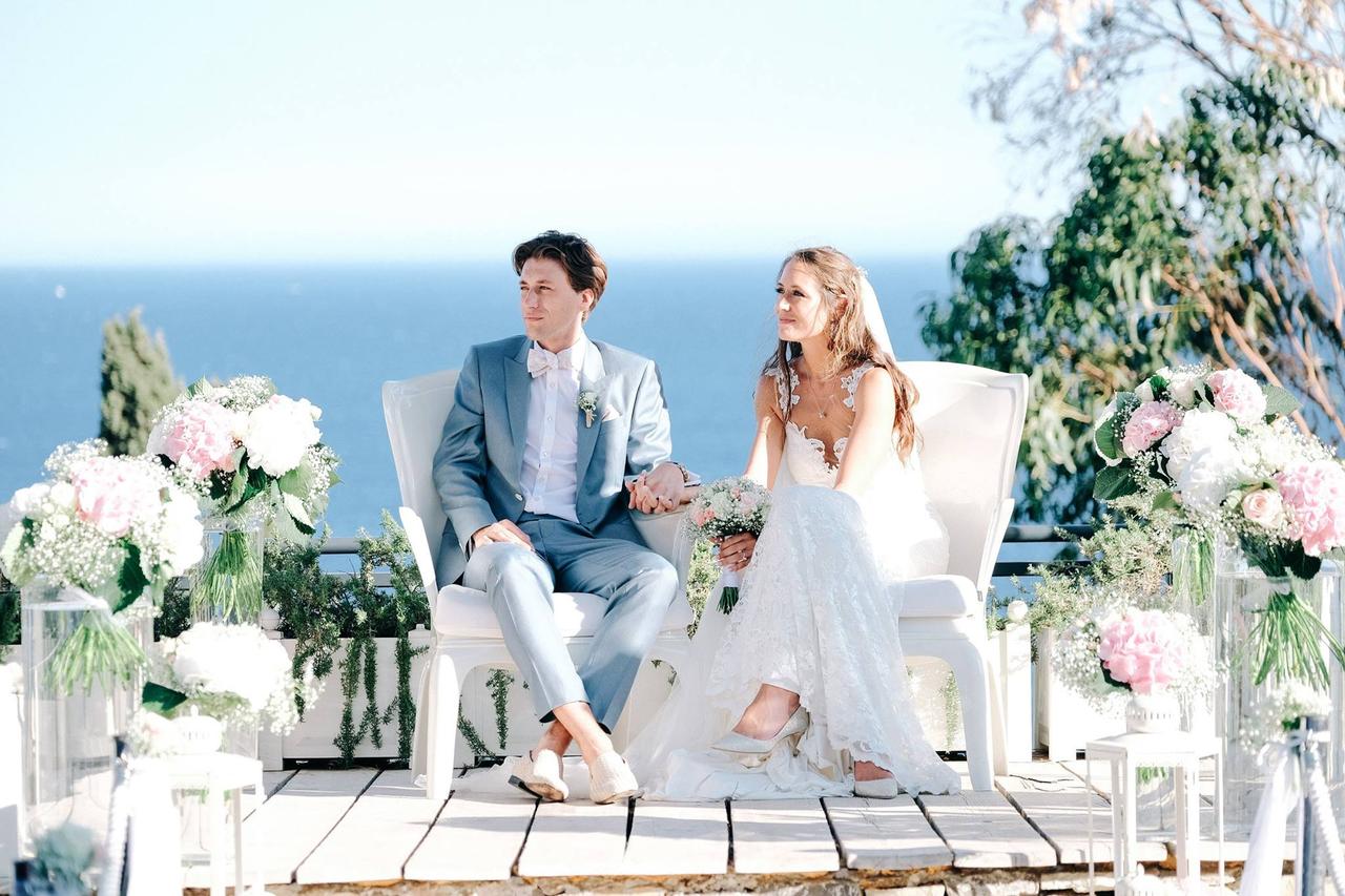 BE MY LOVE wedding planners for destination weddings, photo of a bride and groom getting married on a beach