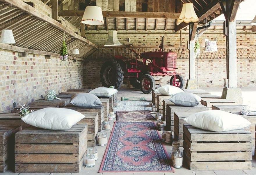 wedding-chair-crates-with-pillows