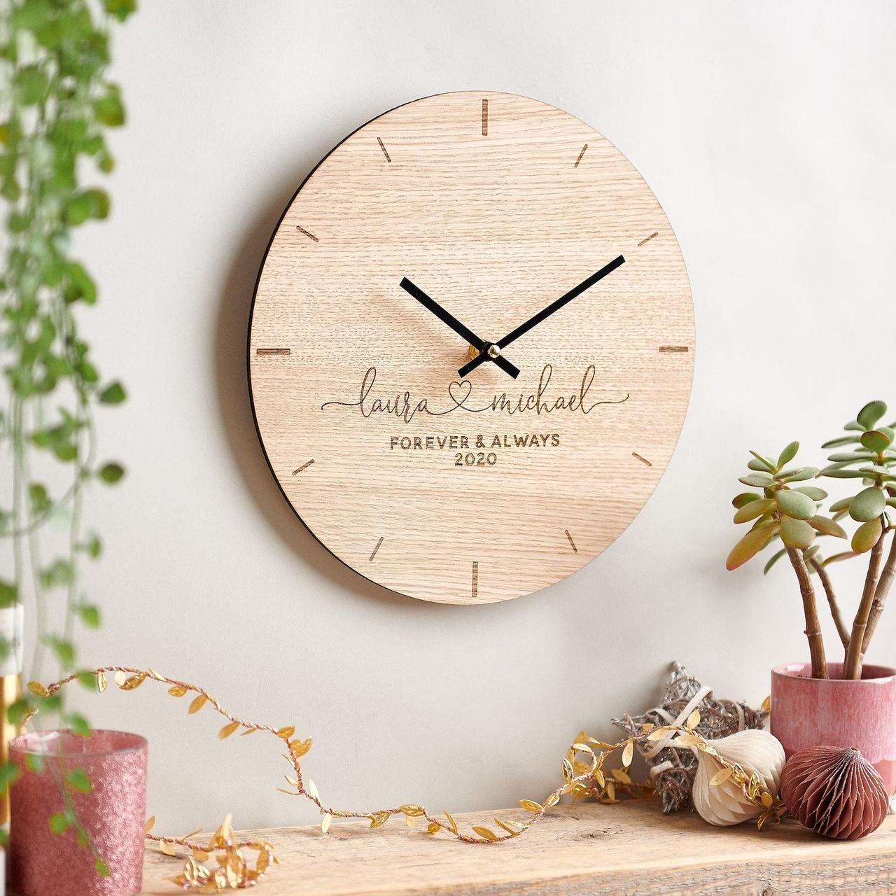 133973 wooden clock